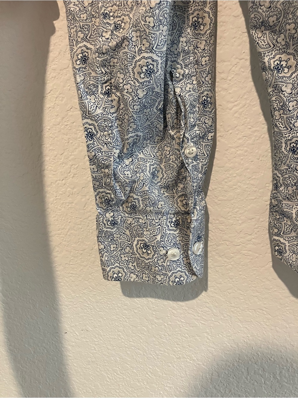 Men's Patterned Button Down - Picture 4 of 5